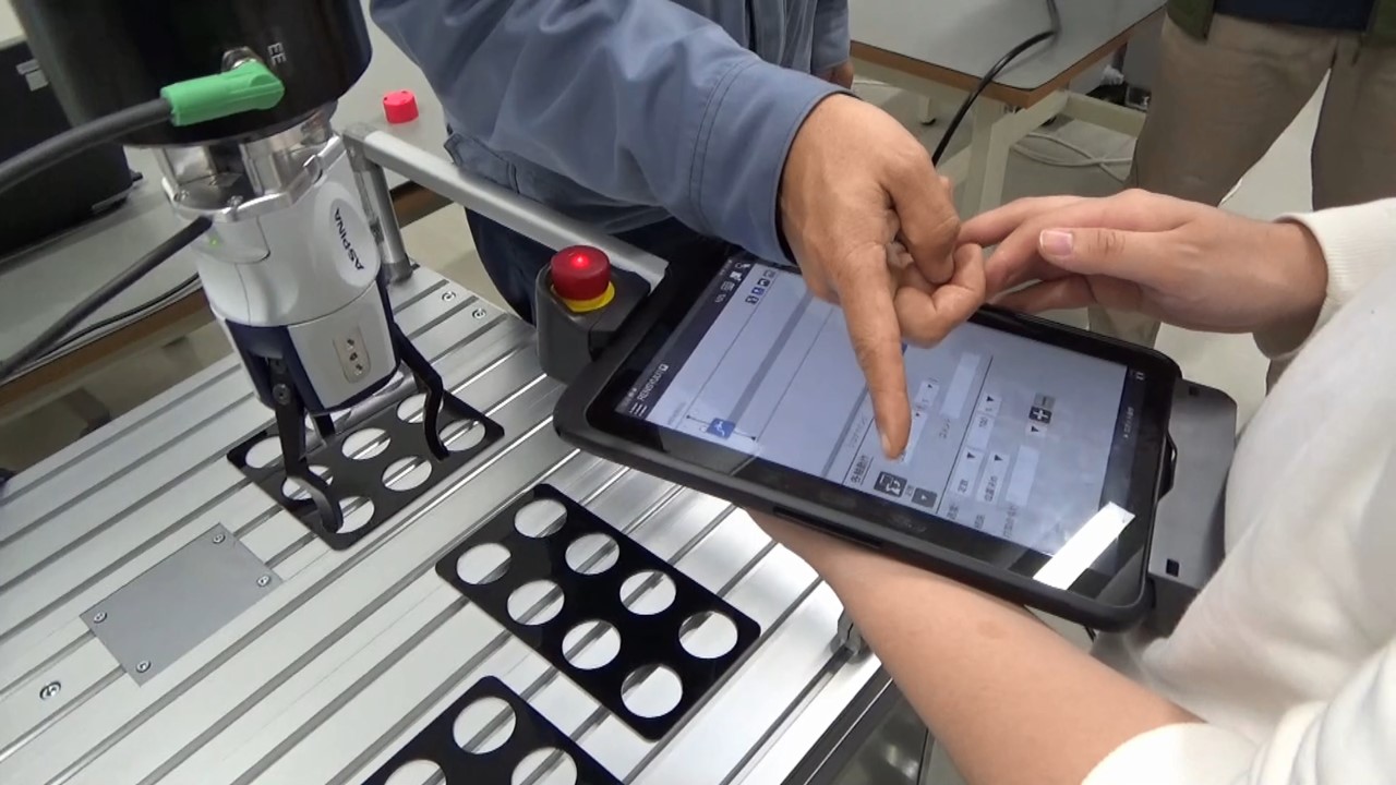協働ロボットの授業を開始しました